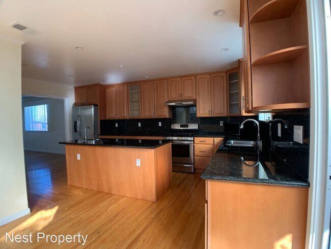 Building Photo - 3 br, 3 bath House - 1471 Hillcrest Blvd.