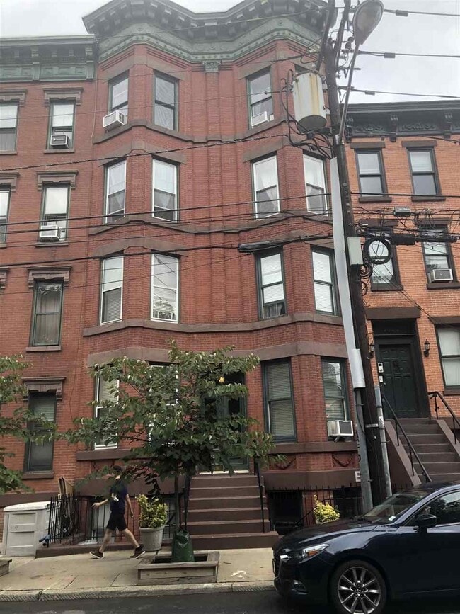 Building Photo - 234 6th St