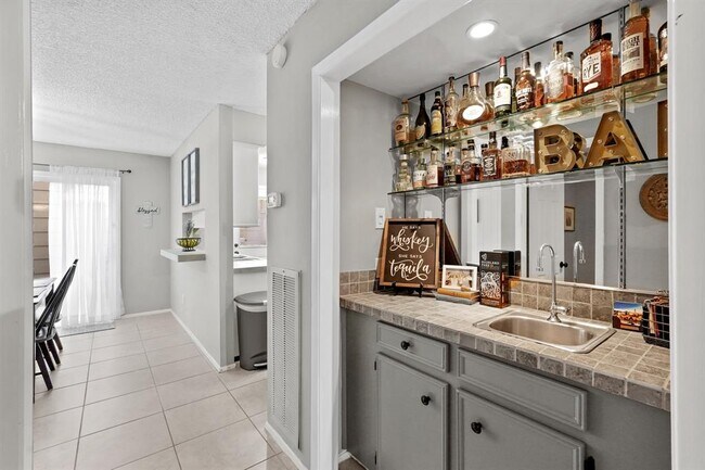 Building Photo - 5844 Sampley Way