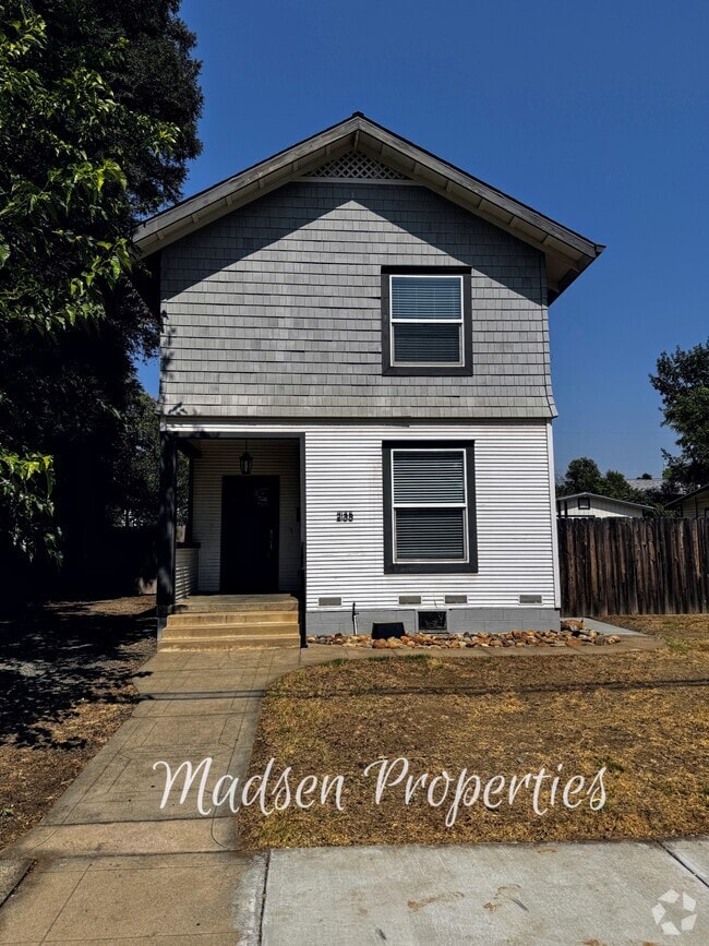 Building Photo - 2135 Spencer Ave