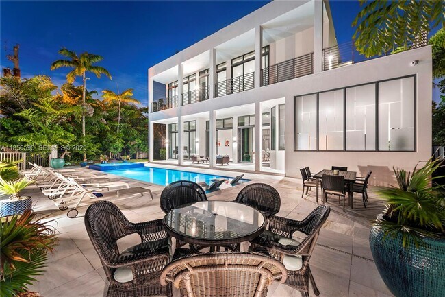 Foto del edificio - 2700 NE 18th St