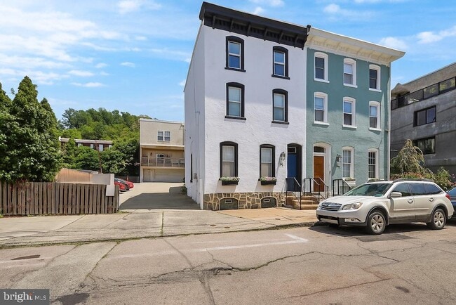 Building Photo - 3871 Terrace St