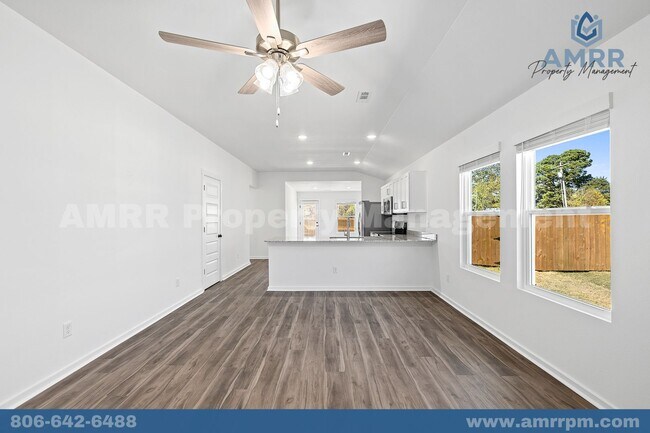 Foto del edificio - Modern 4-Bedroom Home – Perfect for Growing Families!