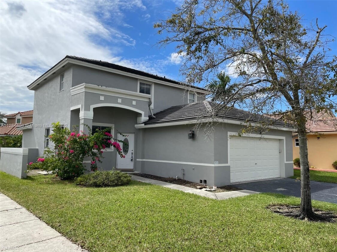 Primary Photo - 3 br, 2.5 bath House - 1904 NW 185th Way