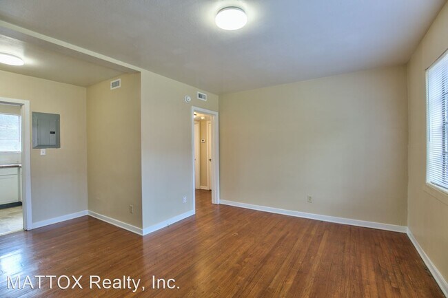 Foto del edificio - 638-648 E Park Ave