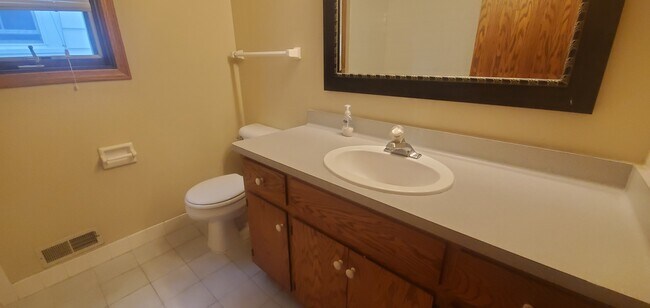 Foto del edificio - 2425 S 75th St