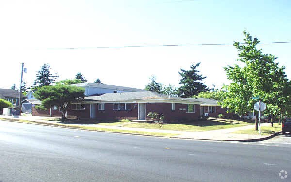 Building Photo - 5509-5523 NE 29th Ave