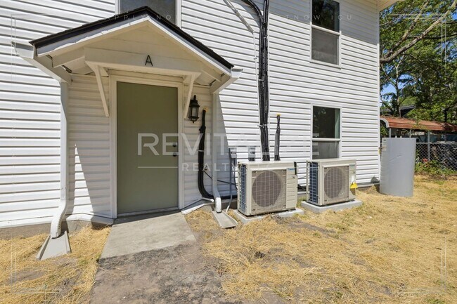 Foto del edificio - 377 Tuttle Ave