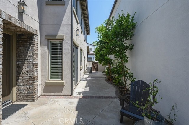 Building Photo - 78 Spanish Lace