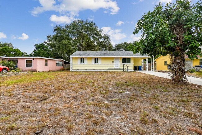 Building Photo - 930 Alcazar Way S