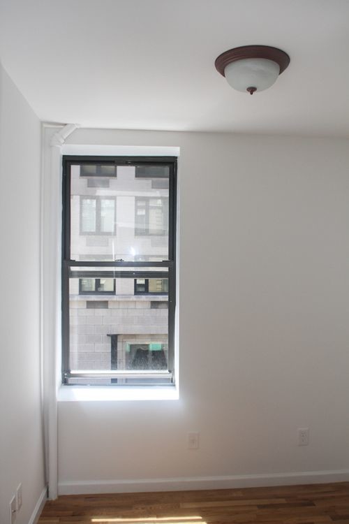 Foto del edificio - 306 E 77th St