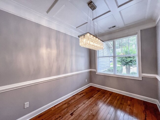 Building Photo - Gorgeous 3 Bed 2.5 Bath Home in Fayetteville