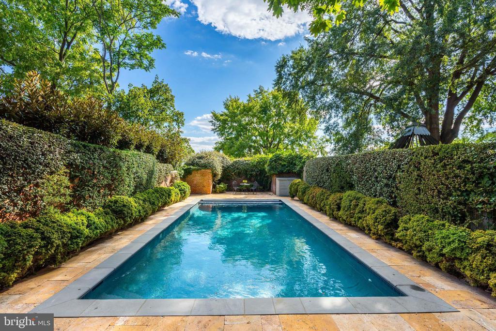 Foto principal - 3306 R St NW