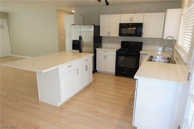 Building Photo - 4083 Eileen St