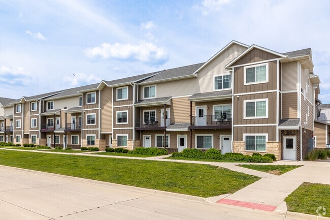 Building Photo - The Quarters Ames