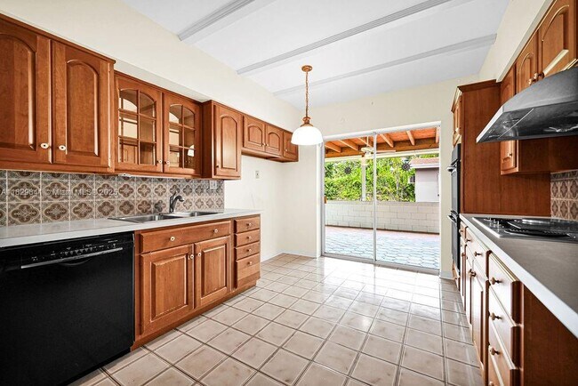 Building Photo - 8240 SW 141st St
