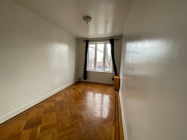 Living Room, west facing - 1067 64th St