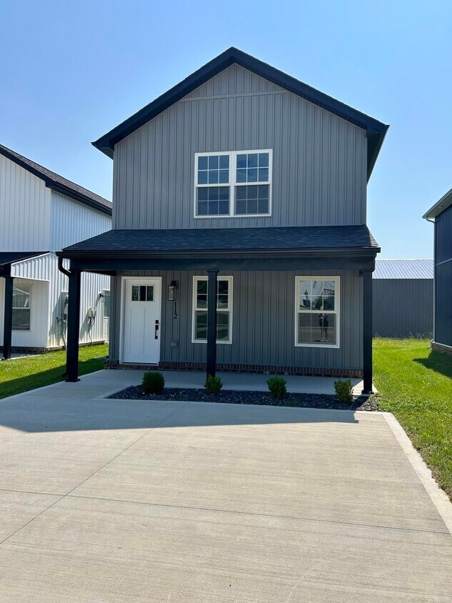 Primary Photo - 112 State Hwy 1611