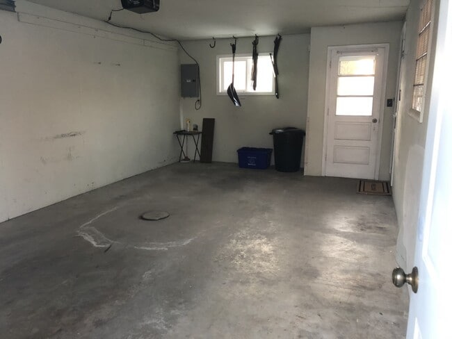 Attached Garage - 2312 Garfield St