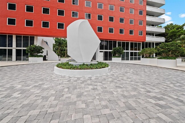 Building Photo - 1627 Brickell Ave