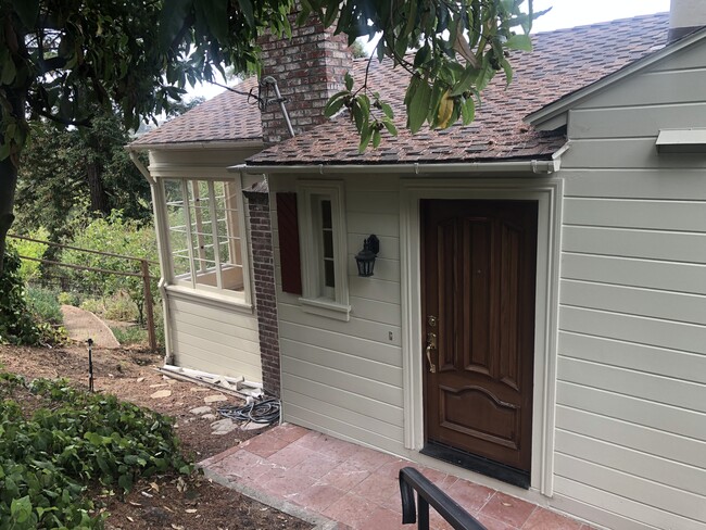 Building Photo - 157 Capricorn Ave