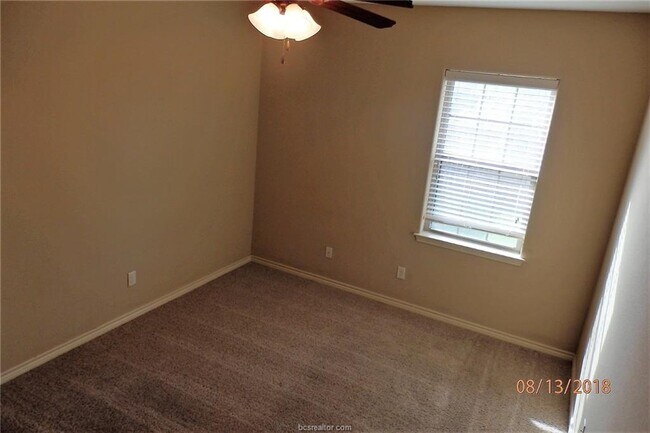 Building Photo - 2910 Old Ironsides Dr