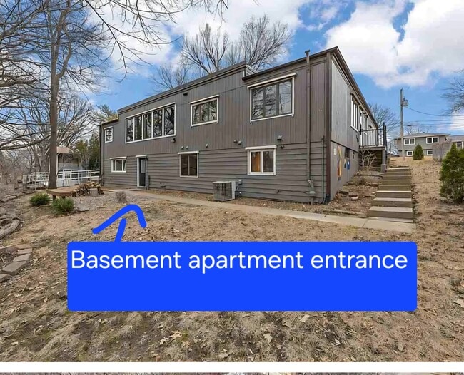 Building Photo - 904 Oakcrest St