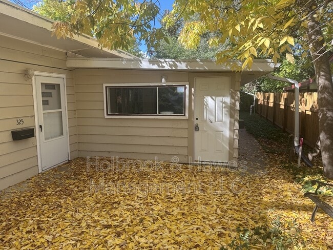 Building Photo - 323 1/2 Scott Avenue