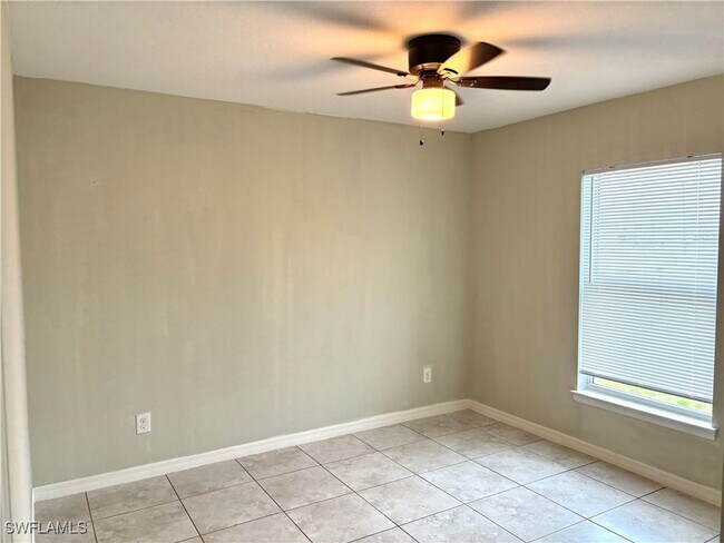 Foto del edificio - 1825 NW 8th Pl