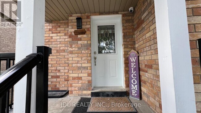 Building Photo - 65 Blackthorn Dr