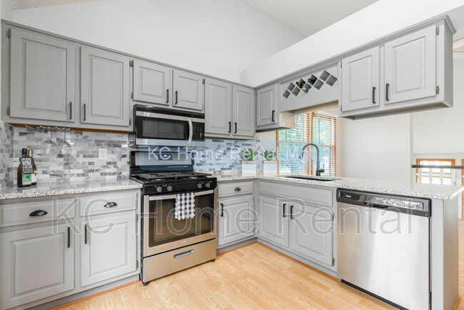 Foto del edificio - 6367 Hilltop St