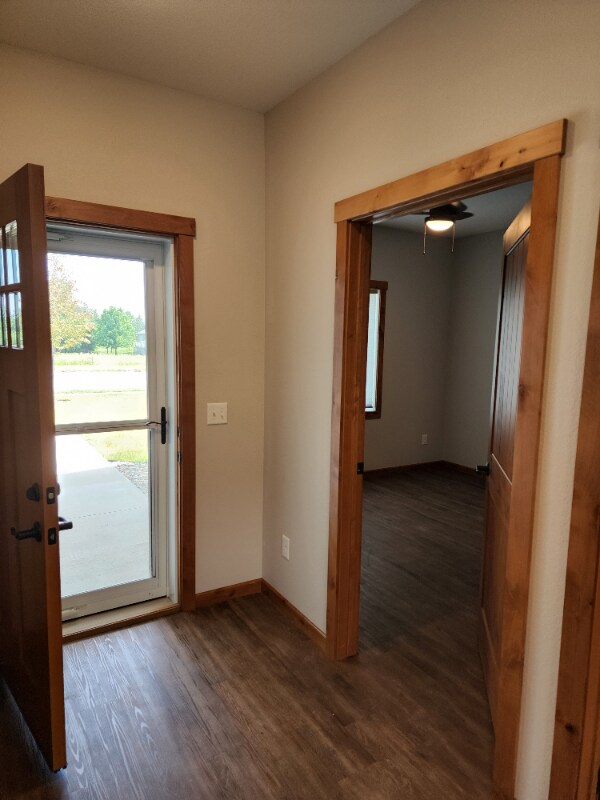 Building Photo - 950 Anderson Way