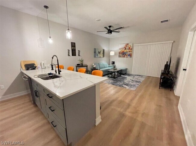 Foto del edificio - 312 Bamboo Dr