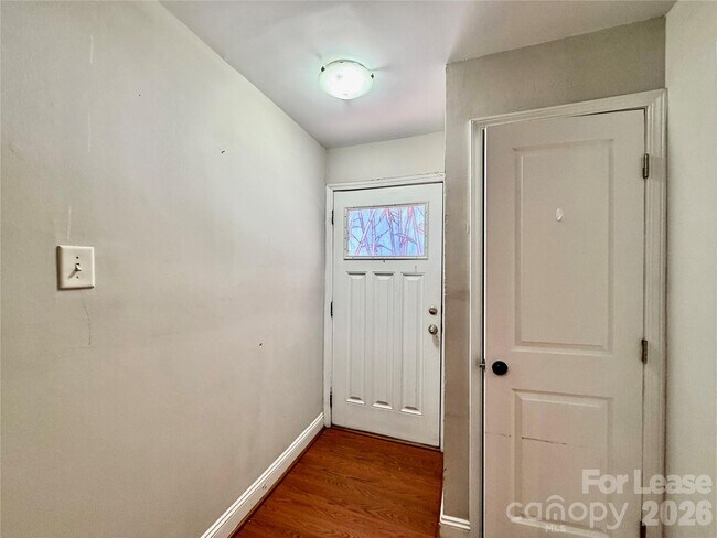 Foto del edificio - 1207 Green Oaks Ln