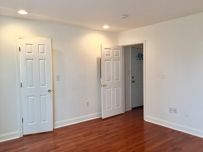 Foto del edificio - 853 19th Street Northeast