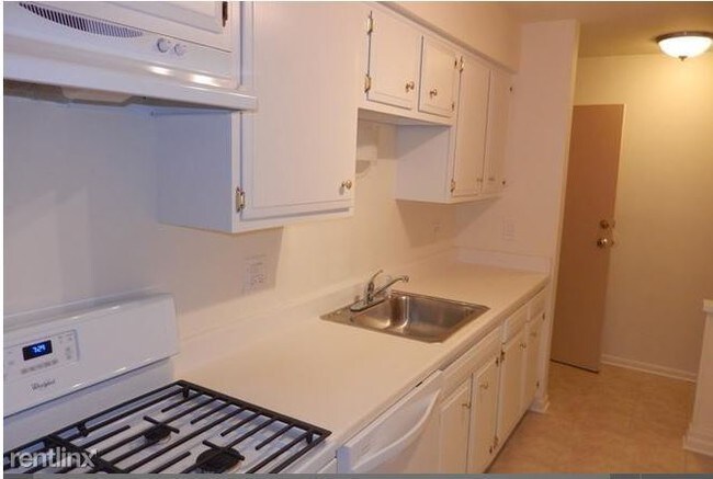 Building Photo - 2 br, 2 bath Condo - 3104 ROBERTS DRIVE