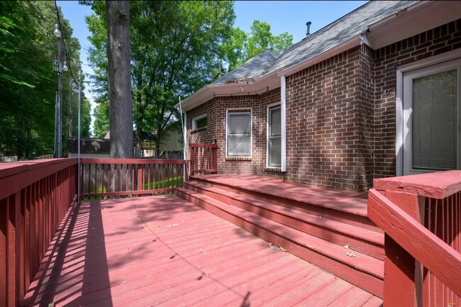 Foto del edificio - 285 Great Falls Rd
