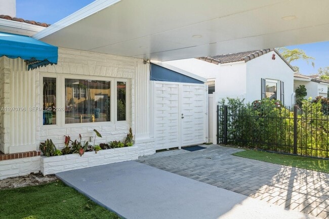 Building Photo - 1880 SW 15th St