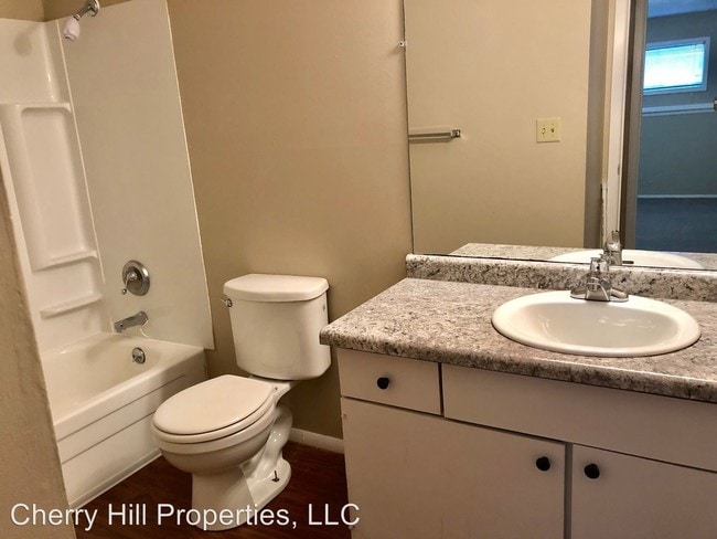 Building Photo - 2 br, 1 bath Apartment - 2333-2357 Ridge Ct.