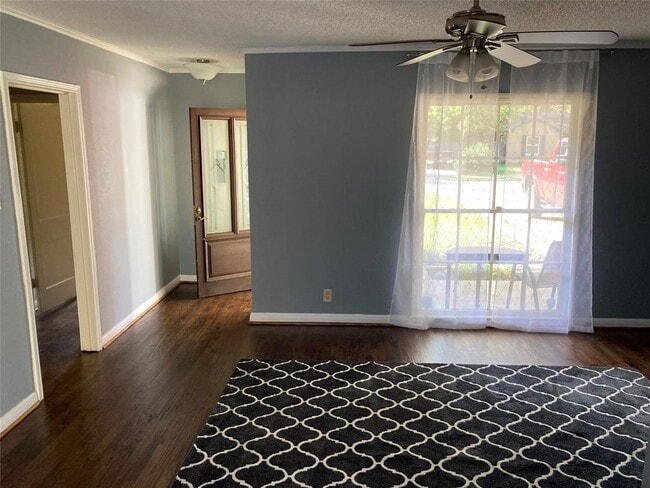 Building Photo - 6340 Malvey Ave