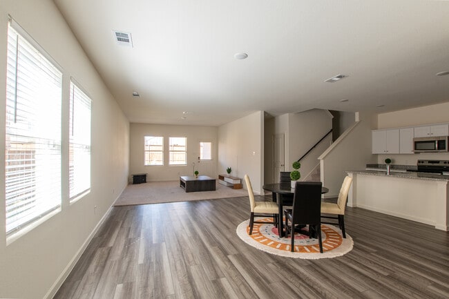 Building Photo - 14141 Emeric St