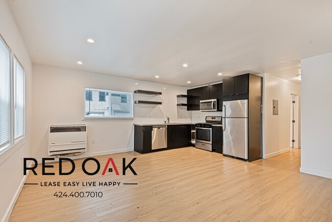 Foto del edificio - 3152 James M Wood Blvd