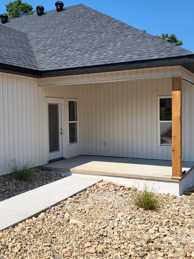 Building Photo - 1803 Aldersgate Rd