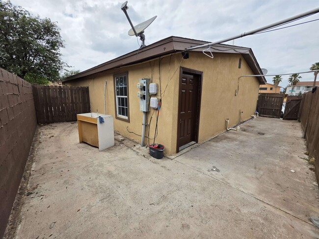 Building Photo - 301 Soria Dr