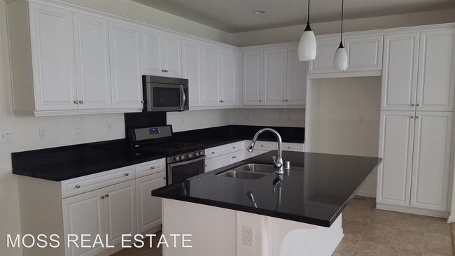 Building Photo - 4 br, 3 bath House - 10414 Mustang Peak Dr.