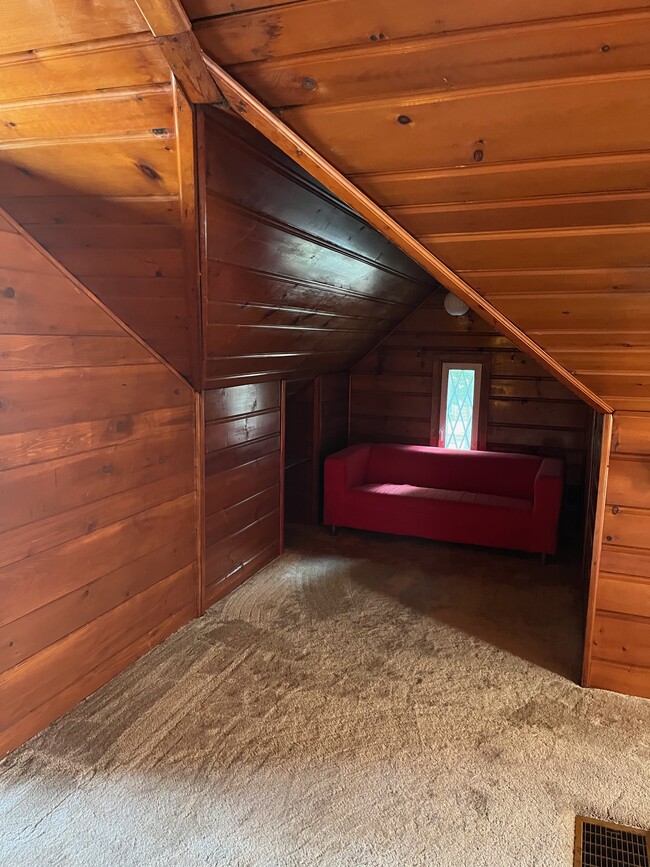 Upper Level Bedroom - 251 Bernard St E