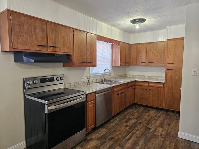 Foto del edificio - 167 Hill-N-Dale Dr