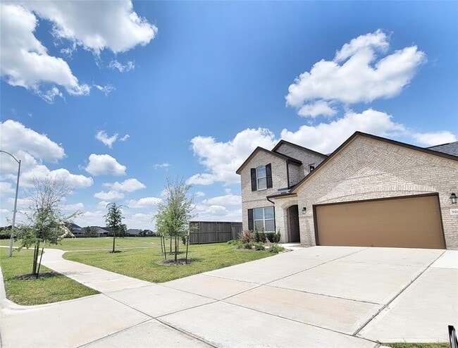 Building Photo - 9203 Spanish Hills Dr