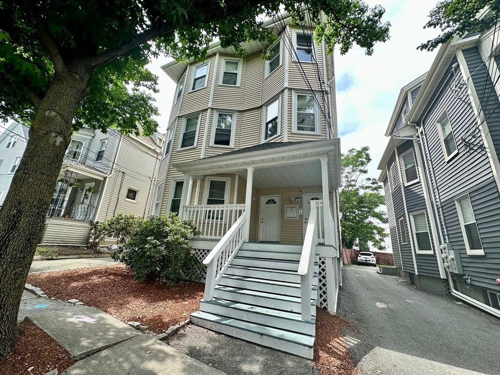Primary Photo - 21 Macarthur St