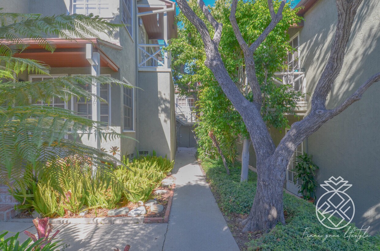 Primary Photo - 3648 S Centinela Ave